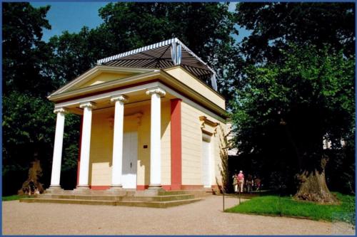 potsdam-pamonatempel-2001