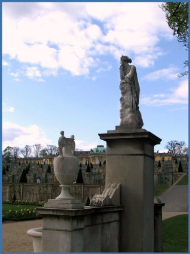 potsdam-seitlicher blick zum schloss