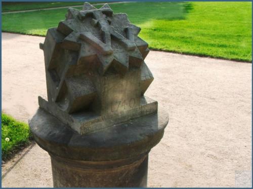 sonnenuhr im park sanssouci