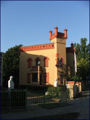 turmhaus am neuen garten